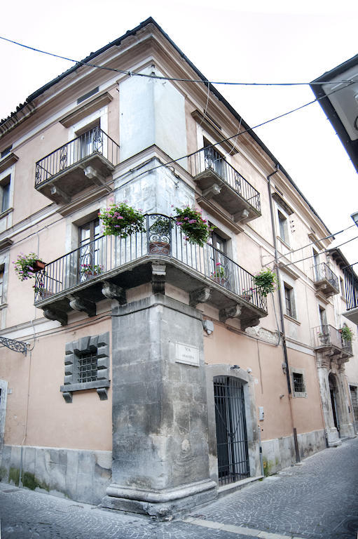 Palazzo Salini - Appartamento Familiare Sulmona Exterior photo