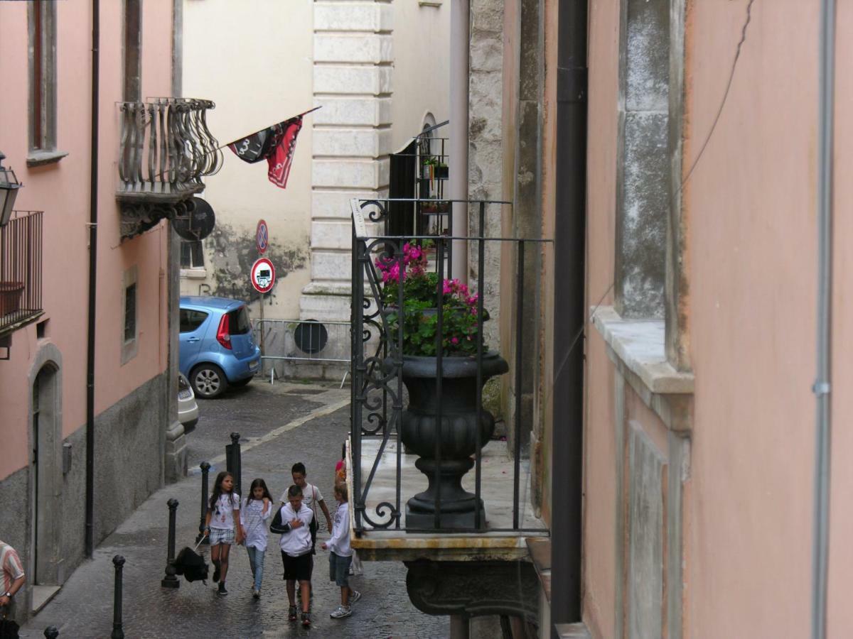 Palazzo Salini - Appartamento Familiare Sulmona Room photo